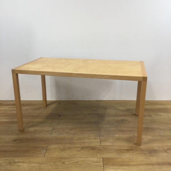 Artikel med ID: 3209 - Rakt skrivbord